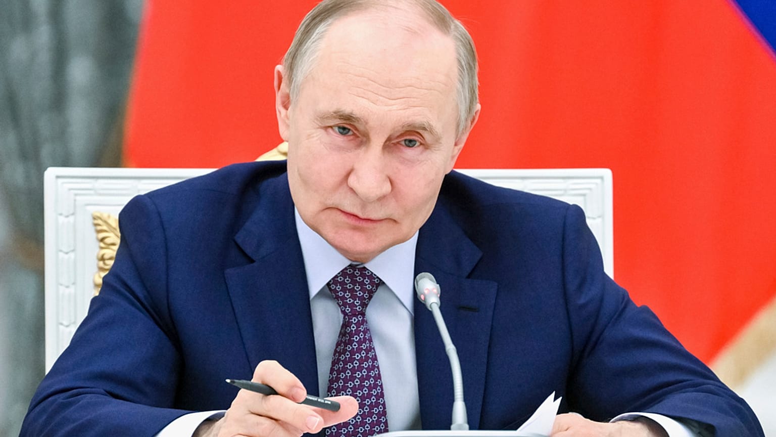 Le président russe Vladimir Poutine préside une réunion sur le développement socio-économique des régions ukrainiens annexées par la Russie, Moscou, le 30 juin 2025.