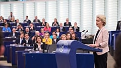Η Ursula von der Leyen μιλώντας στο Ευρωπαϊκό Κοινοβούλιο (27/11/2024)