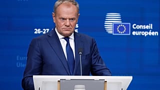 Премьер-министр Польши Дональд Туск выступает на пресс-конференции во время саммита ЕС в Брюсселе, четверг, 26 июня 2025 года.