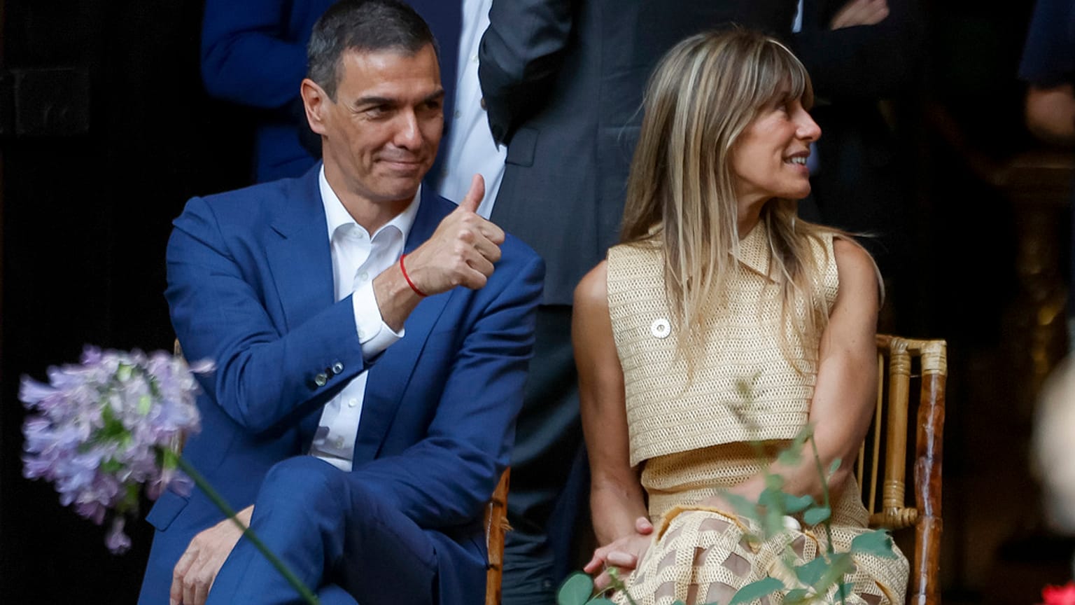 El presidente del Gobierno español, Pedro Sánchez junto a su esposa, Begoña Gómez, antes de una cena en la reunión de financiación para el desarrollo de la ONU. 