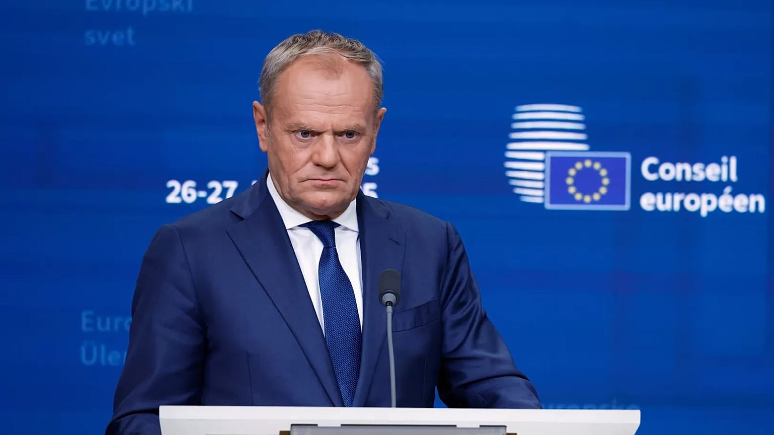El primer ministro polaco, Donald Tusk, en una rueda de prensa durante la cumbre de la UE en Bruselas, el jueves 26 de junio de 2025.