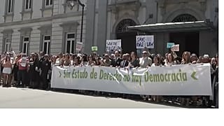 Συγκέντρωση δικαστών μπροστά από το Ανώτατο Δικαστήριο
