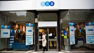 El banco TSB se ve en Baker Street en Londres, el lunes 9 de septiembre de 2013.