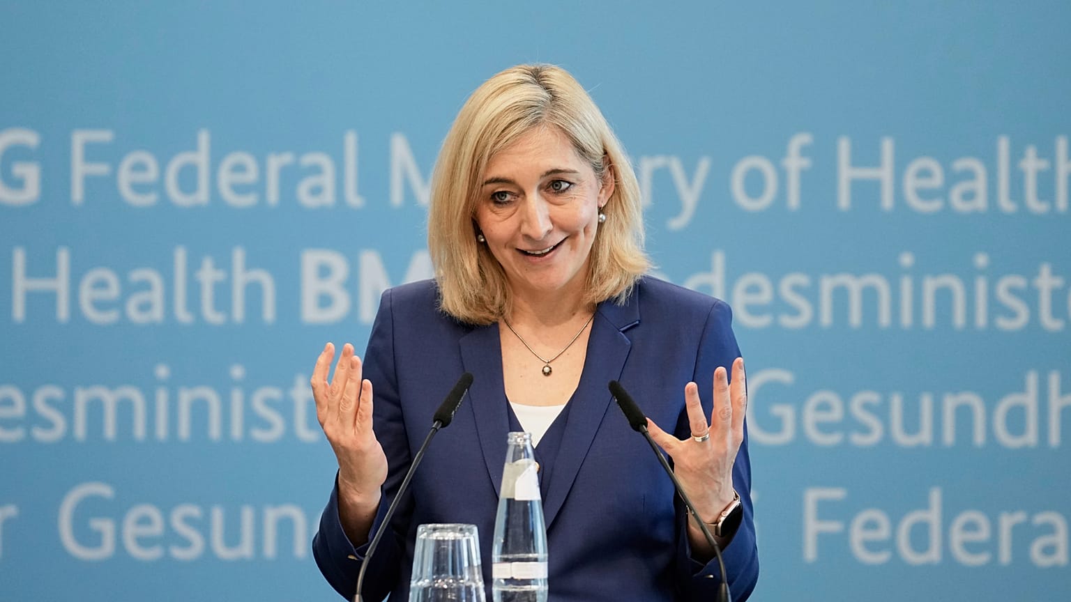 Reform der Pflegeversicherung: Nina Warken will mit einem Gremium aus Bund und Ländern den Grundstein legen.