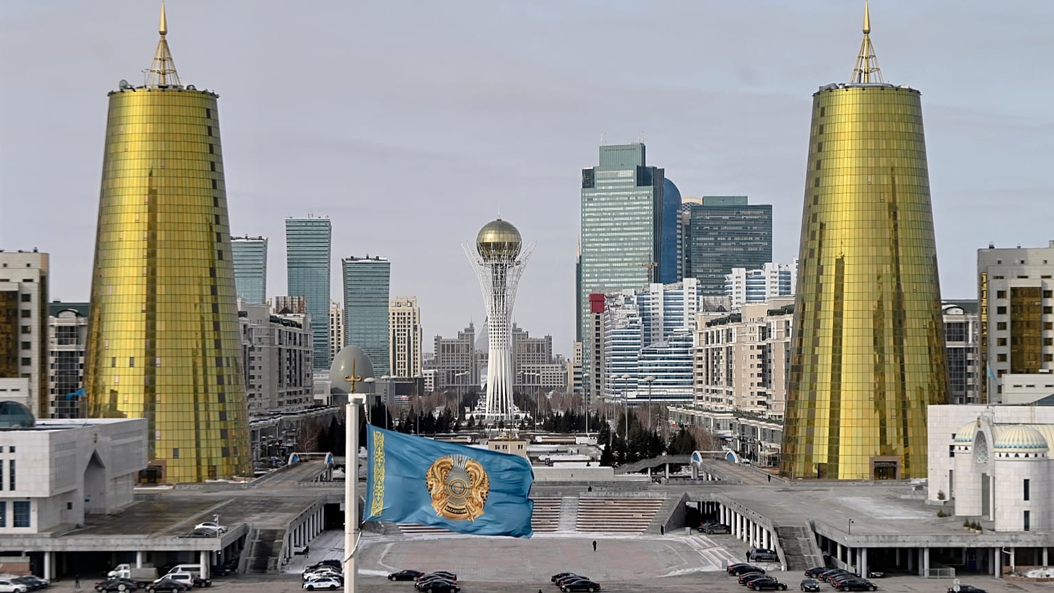 O centro de Astana é visto do Palácio Presidencial Ak Orda, em Astana, 28 de fevereiro de 2023