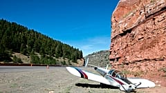 Bu temsili fotoğrafta ABD'nin Wyoming eyaletinde küçük bir uçağın yere çakıldığı görülüyor, 11 Eylül 2015