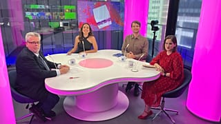 Amaia Echevarria junto a Nacho Sánchez-Amor, Esther Herrera y Óscar Pandiello