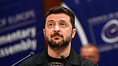 Der ukrainische Präsident Volodymyr Zelenskyy hält am Mittwoch, 25. Juni 2025, eine Rede vor dem Europarat in Straßburg, Ostfrankreich. 