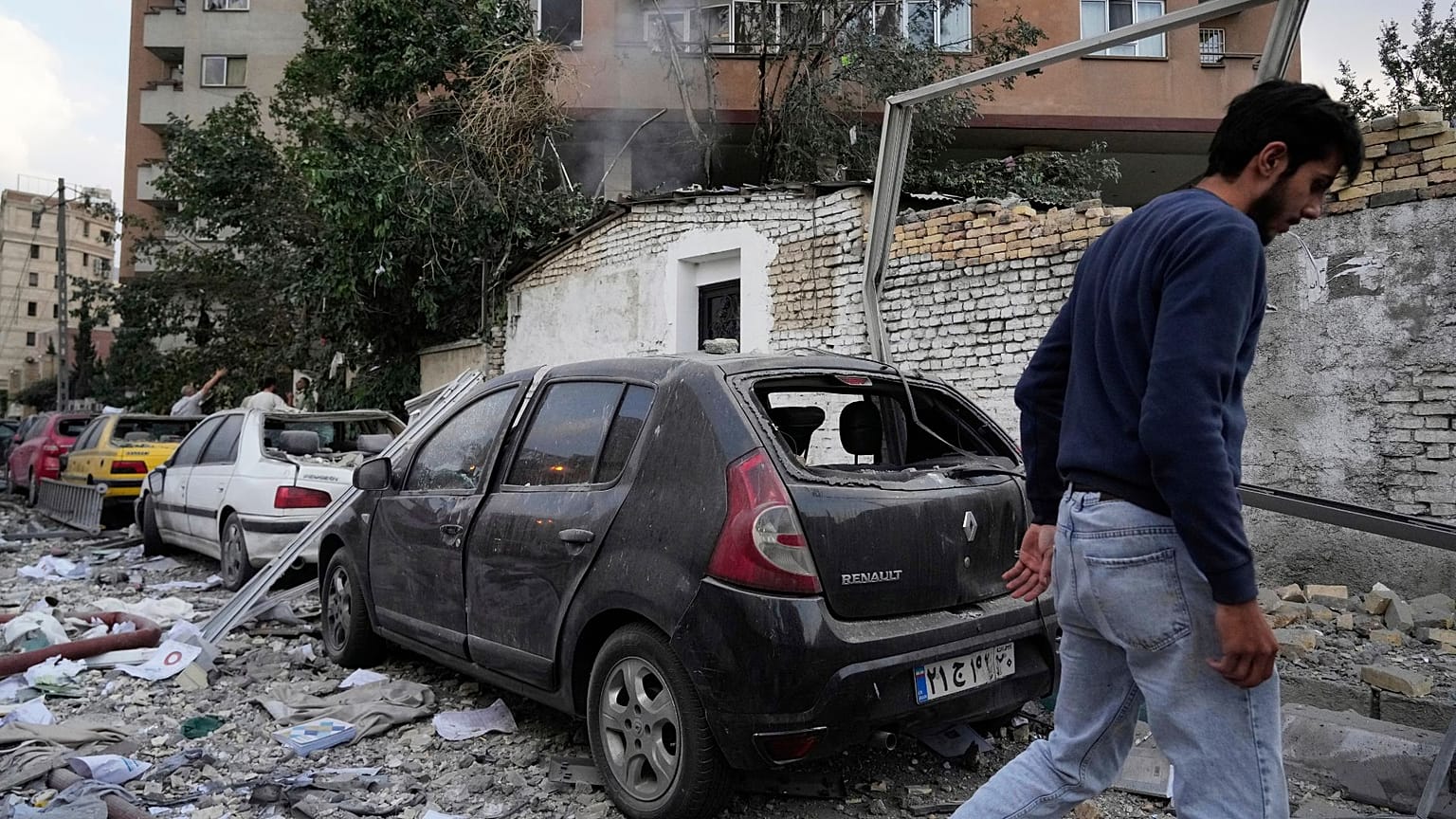 خسارات شدید از بمباران شمال تهران