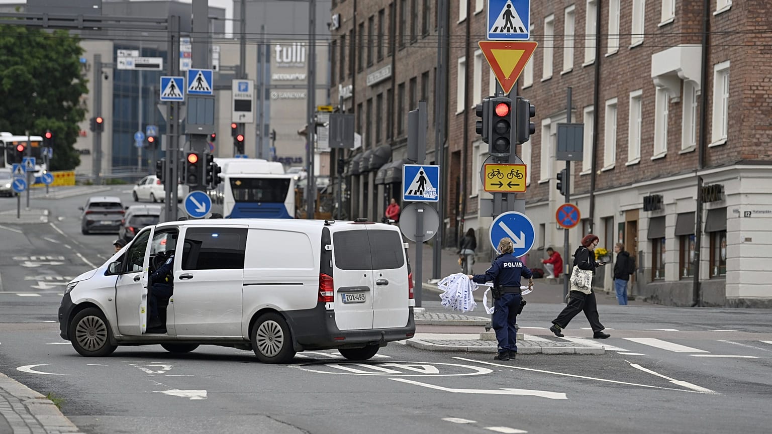 Police cordon off the area outside the Ratina shopping centre in Tampere, 3 July, 2025 