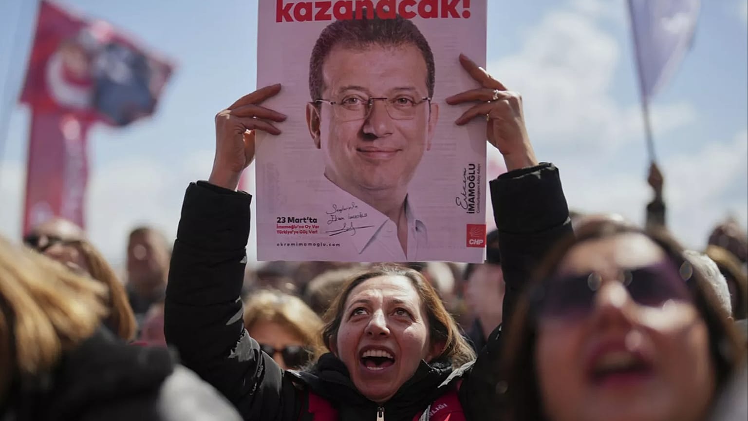İstanbul Büyükşehir Belediye Başkanı Ekrem İmamoğlu'na destek protestoları, 11 Nisan 2025.