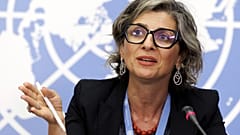 Francesca Albanese, relatrice speciale sulla situazione dei diritti umani nei territori Palestinesi occupati, parla con i media dopo aver presentato il suo rapporto a Ginevra