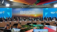 Die Staats- und Regierungschefs der Welt nehmen am 17. jährlichen BRICS-Gipfel in Rio de Janeiro teil, Sonntag, 6. Juli 2025.