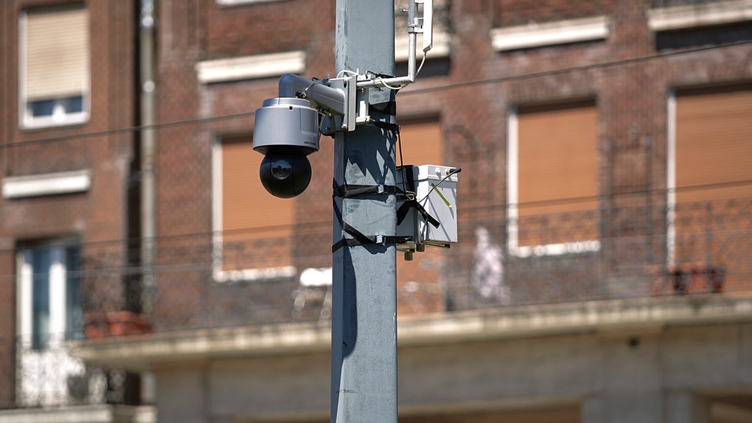 Budapest belvárosában felszerelt arcfelismerő kamera 2025. június 28-án