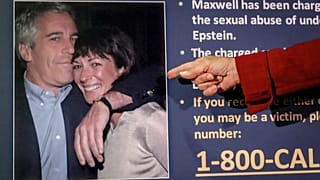 ARCHIVO: Audrey Strauss, fiscal interina de los Estados Unidos para el Distrito Sur de Nueva York, señala una foto de Jeffrey Epstein y Ghislaine Maxwell, en Nueva York.