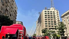 رجال الإطفاء يواصلون إخماد النيران لليوم الثاني في مبنى شركة الاتصالات، 8 تموز/ يوليو 2025.