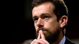 Jack Dorsey témoigne devant la commission sénatoriale du renseignement sur les "opérations d'influence étrangère et leur utilisation des réseaux sociaux" à Washington