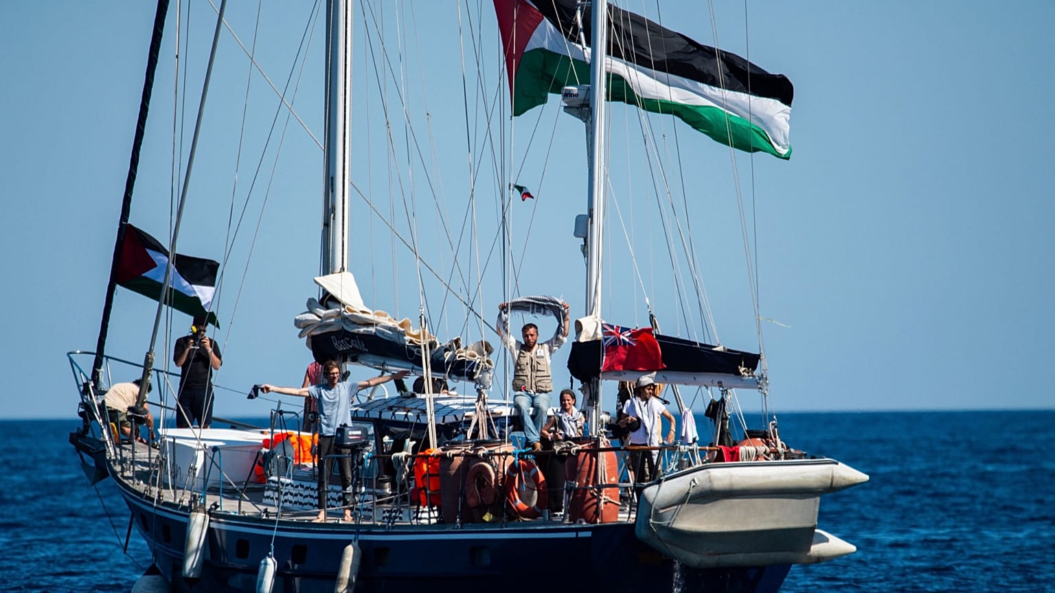 El Madleen, visto desde el puerto de Catania, en la isla de Sicilia, el pasado 1 de junio de 2025.