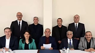 PKK lideri Abdullah Öcalan (ortada) ve DEM Partili vekiller