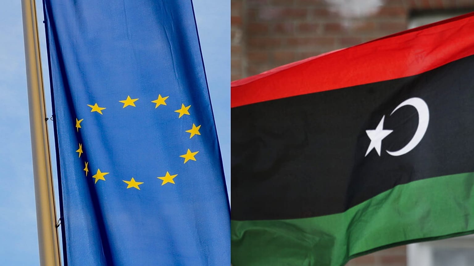 العلم الليبي (يمينًا)، علم الاتحاد الأوروبي (يسارًا).