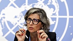 Francesca Albanese spricht zu den Medien während einer Pressekonferenz am europäischen Hauptsitz der Vereinten Nationen in Genf, Schweiz, 11. Juli 2023. 