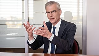 Wirtschaftsweise Werding warnt vor einem Anstieg der Sozialabgaben auf 50 Prozent in naher Zukunft.
