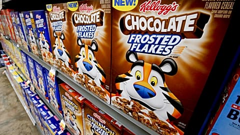 Des boîtes de céréales Kellogg's Chocolate Frosted Flakes sont exposées sur un marché de Pittsburgh. 8 août 2018.