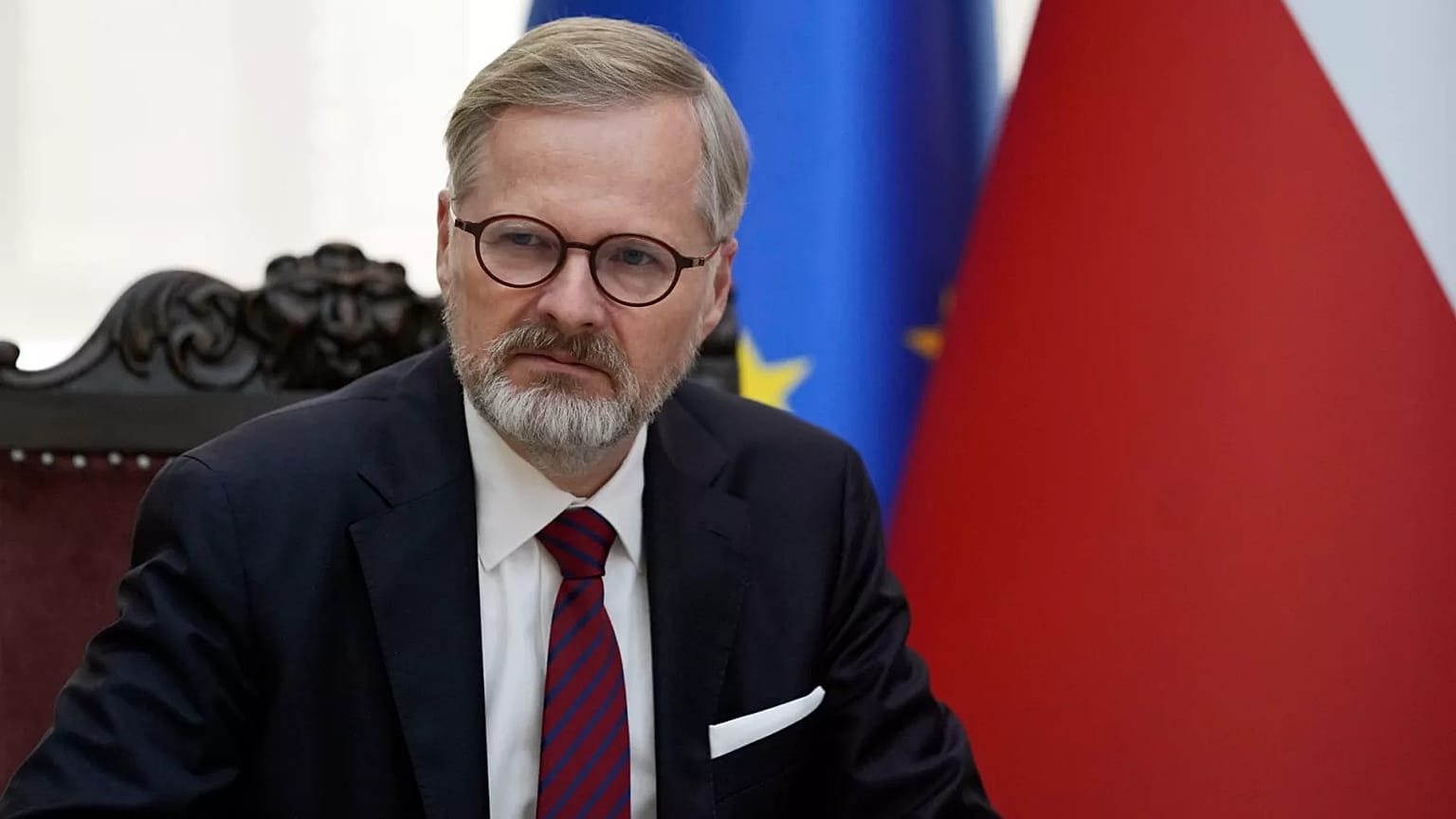 Çek Cumhuriyeti Başbakanı Petr Fiala Kasım 2024'te resmedilmiştir.