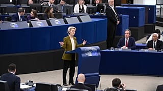 Ursula von der Leyen, az Európai Bizottság elnöke beszédet mond az Európai Parlamentben tartott ülésen 2025. január 22-én, szerdán.