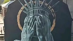 Το νέο έργο τέχνης της Lady Liberty της Γαλλίας γίνεται viral 
