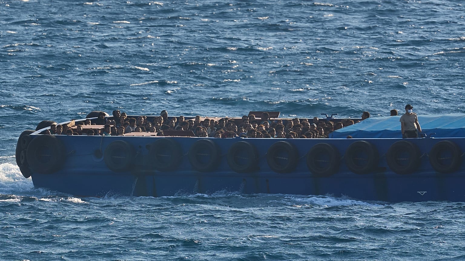 Μεταφορά διασωθέντων μεταναστών από την Κρήτη προς το Λαύριο, 10 Ιουλίου 2025