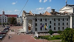 Die Taras-Schewtschenko-Regionalakademie für Musik und Drama in Tschernihiw in der Ukraine, die am 19. August 2023 durch einen russischen Angriff beschädigt wurde. 