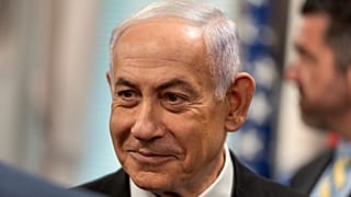 رئيس الوزراء الإسرائيلي بنيامين نتنياهو يصل إلى اجتماع مع وزير الدفاع الأمريكي بيت هيغزيث في البنتاغون، واشنطن – 9 تموز/ يوليو 2025.