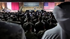 الرئيس دونالد ترامب يتحدث في قاعدة العديد الجوية، الخميس 15 مايو/أيار 2025، في الدوحة، قطر.  