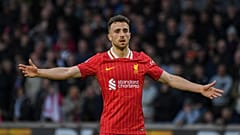 Diogo Jota, do Liverpool, gesticula durante o jogo de futebol da Premier League inglesa entre o Wolverhampton Wanderers e o Wolverhampton, em Wolverhampton, a 28 de setembro de 2024