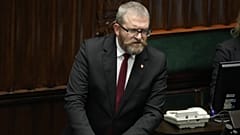 Grzegorz Braun, a Konföderáció vezetője a varsói parlamentben 