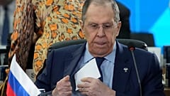وزير الخارجية الروسي سيرغي لافروف يحضر القمة السنوية السابعة عشرة لمجموعة البريكس في ريو دي جانيرو، البرازيل، يوم الاثنين 7 يوليو 2025