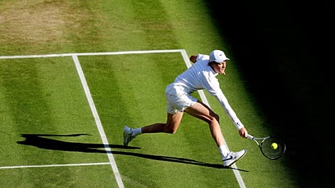 Jannik Sinner ha sconfitto Novak Djokovic nella semifinale del singolare maschile di Wimbledon e va in finale con Alcaraz (11 luglio 2025)