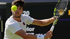 Carlos Alcaraz en una semifinal individual masculina en el Campeonato de Tenis de Wimbledon en Londres, el viernes 11 de julio de 2025.