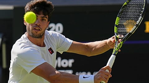 Carlos Alcaraz en una semifinal individual masculina en el Campeonato de Tenis de Wimbledon en Londres, el viernes 11 de julio de 2025.