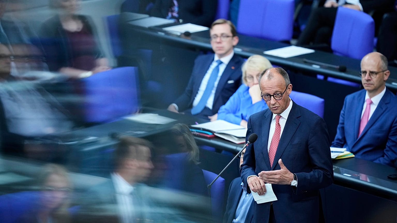 Friedrich Merz német kancellár a Bundestagban 