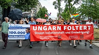 "Magyarország embereket kínoz" - berlini baloldali tüntetés Maja F.-ért