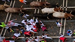 Τρέξιμο ταύρων στο φεστιβάλ San Fermin της Παμπλόνα  