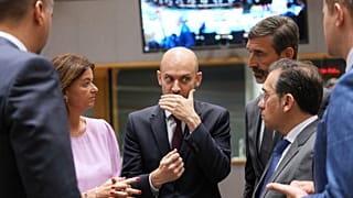 Los ministros de Exteriores Jean-Noel Barrot (Francia), Ian Borg (Malta), Tanja Fajon (Eslovenia), Juraj Blanar (Eslovaquia) y José Manuel Albares (España) durante una reunión