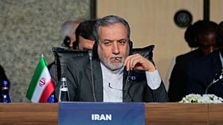وزير الخارجية الإيراني عباس عراقجي يحضر اجتماع مجلس وزراء خارجية منظمة التعاون الإسلامي في إسطنبول، تركيا، السبت 21 يونيو/حزيران 2025.  
