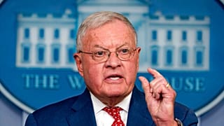 ARQUIVO - O conselheiro de segurança nacional do vice-presidente Mike Pence, Keith Kellogg, fala durante uma conferência de imprensa na sala James Brady Press Briefing, na Casa Branca, em Washington