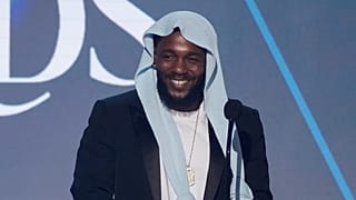 Kendrick Lamar tem o seu próprio curso universitário - Na foto: Lamar recebe o prémio de álbum do ano por "GNX" durante os BET Awards - 9 de junho de 2025