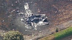 NACHRICHTENBILD - Nachwirkungen eines Kleinflugzeugabsturzes am Flughafen London Southend