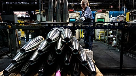 Представители промышленности настаивают на выделении около 150 миллиардов евро на оборону и безопасность в следующем семилетнем бюджете, начинающемся в 2028 году.