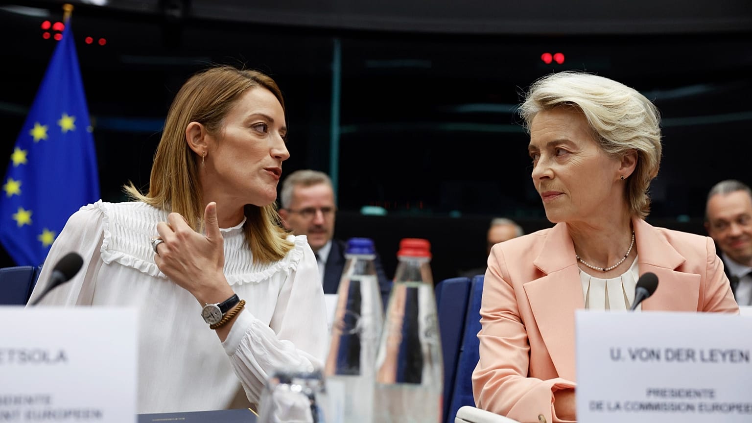 Roberta Metsola (izquierda), presidenta del Parlamento Europeo, y Ursula von der Leyen (derecha), presidenta de la Comisión Europea, en una imagen de archivo de 2024.